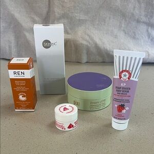 First Aid Beauty KP Bump Eraser Body Scrub - Purple and White